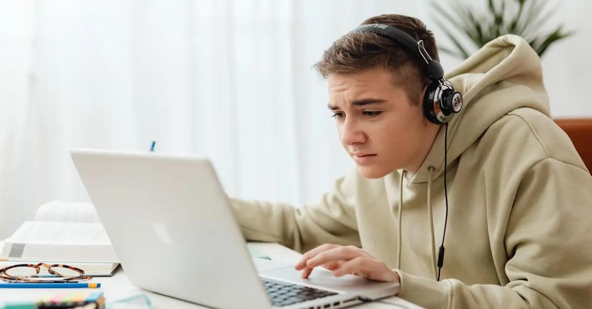 5 maneras efectivas de mejorar tu español con cursos online