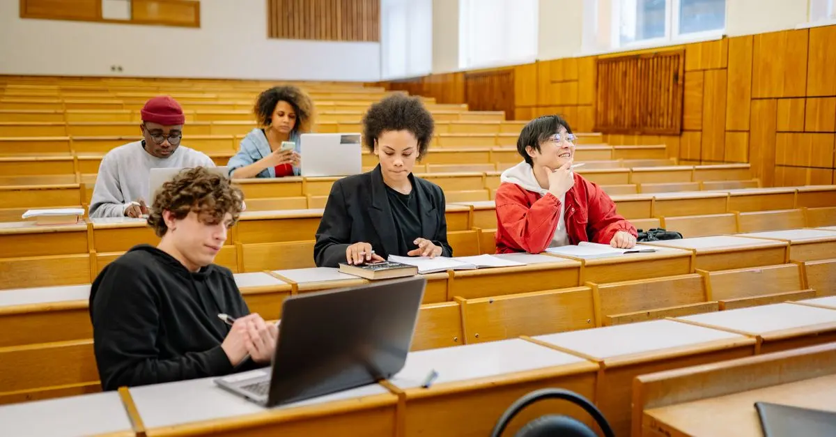 Cómo elegir el curso de español más adecuado para ti